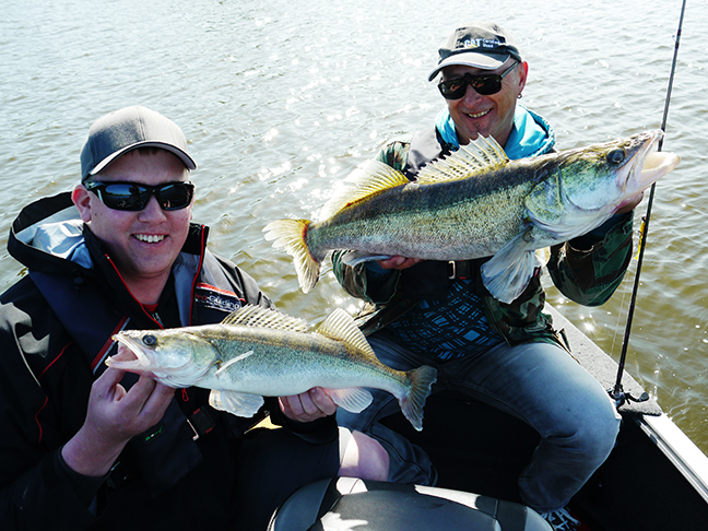 Pro-Guiding-Zander15066