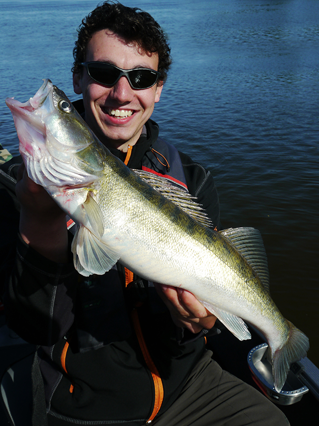 Pro-Guiding-Zander15069