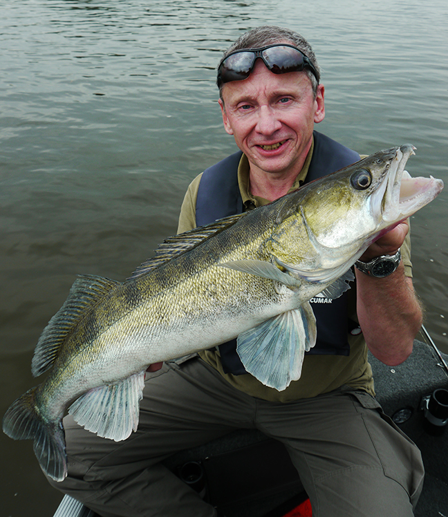 Pro-Guiding-Zander15081