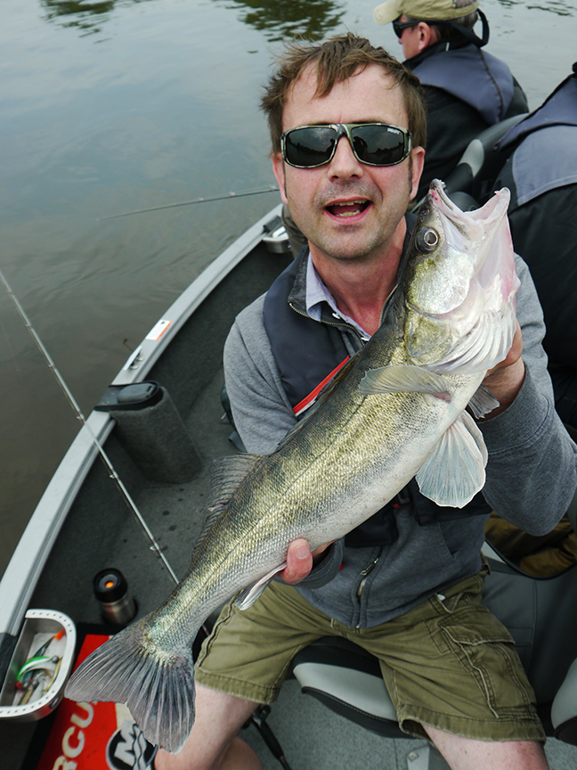 Pro-Guiding-Zander15082