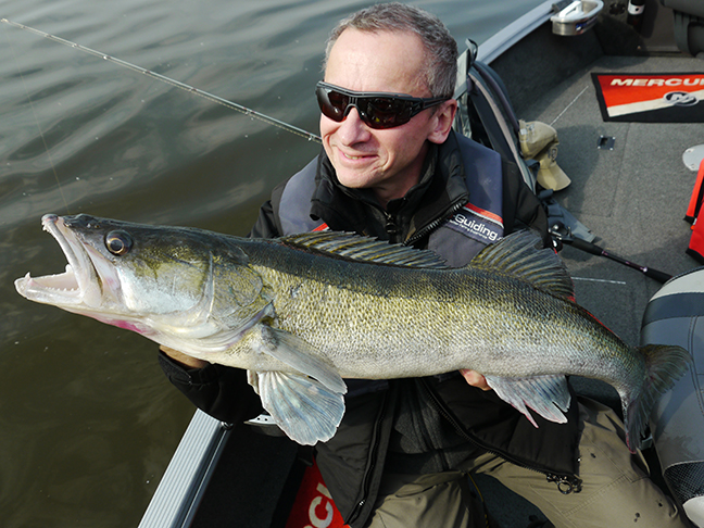 Pro-Guiding-Zander15083
