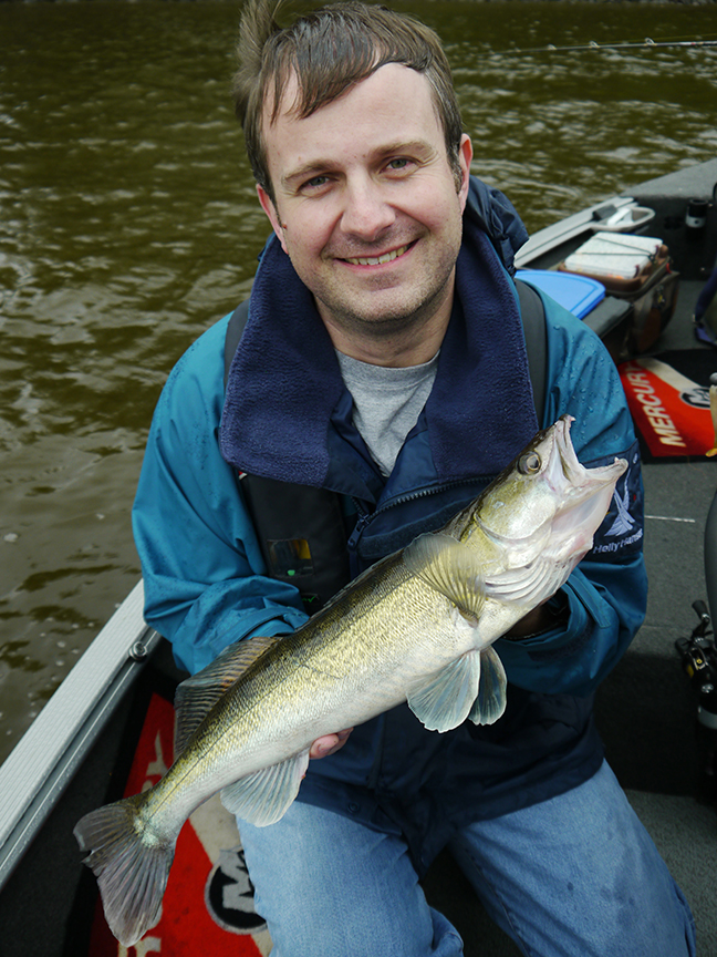 Pro-Guiding-Zander15087