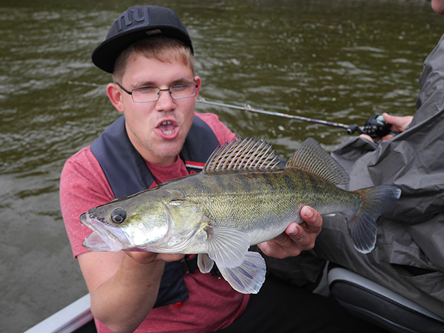 Pro-Guiding-Zander15092