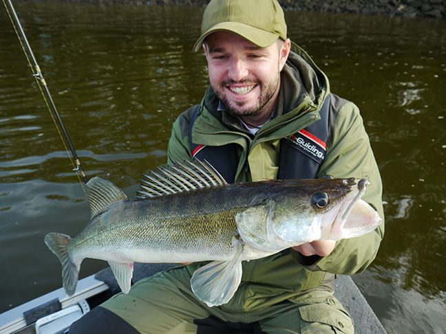 Pro-Guiding-Zander15094