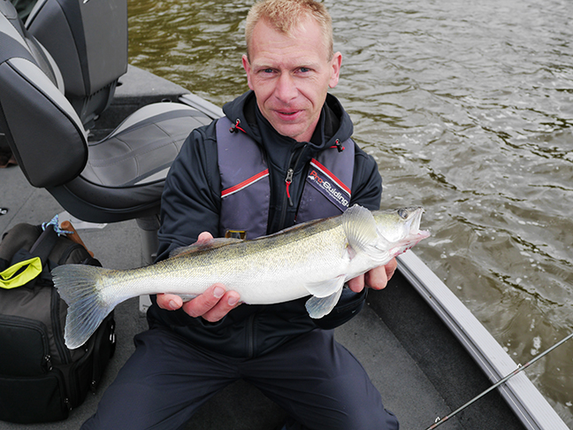 Pro-Guiding-Zander15103