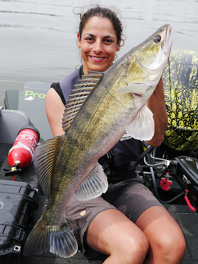 Pro-Guiding-Zander15124