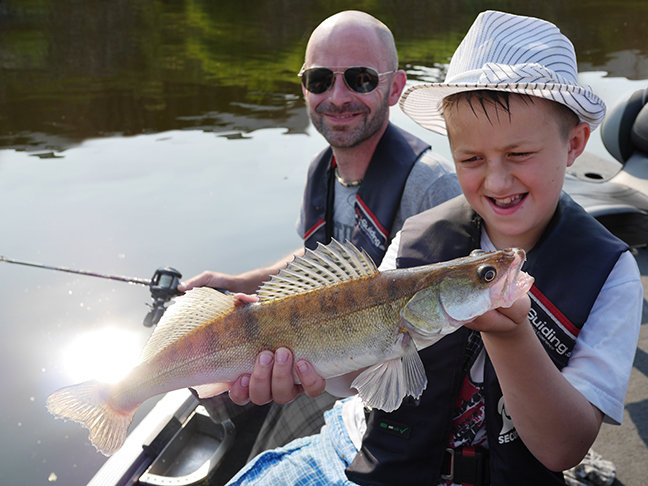 Pro-Guiding-Zander15133
