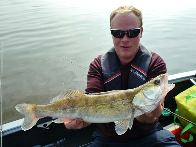 Pro-Guiding-Zander15134
