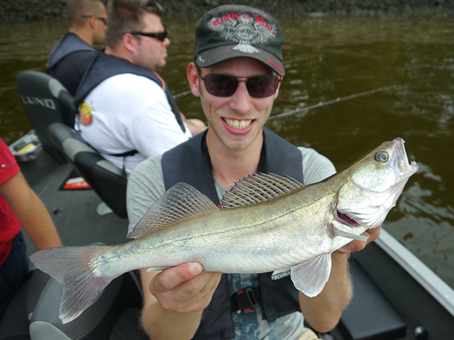 Pro-Guiding-Zander15137
