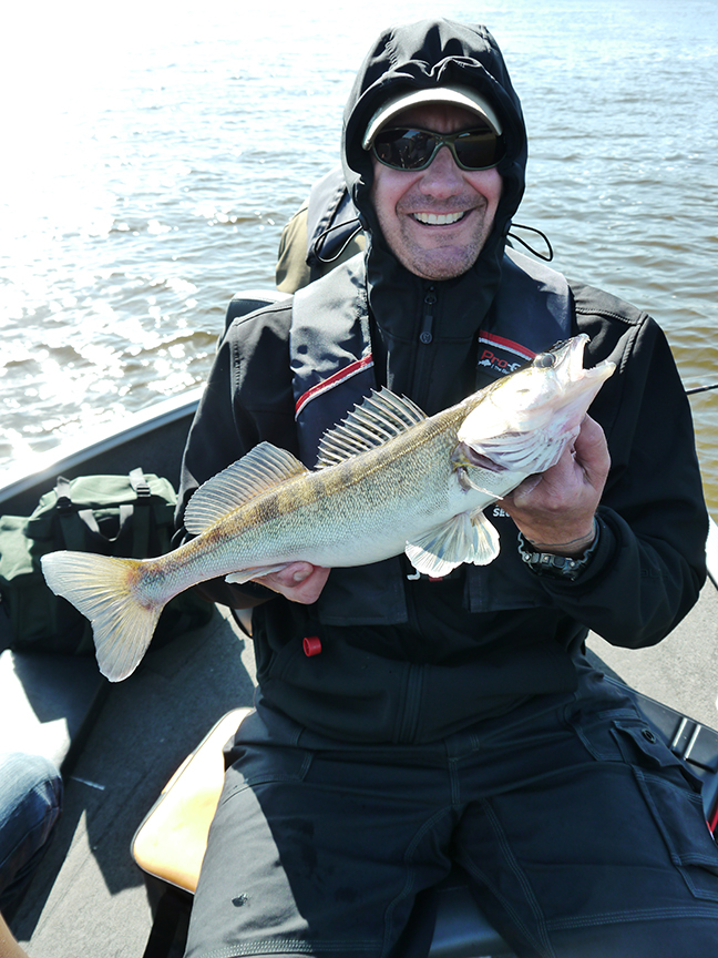 Pro-Guiding-Zander15139