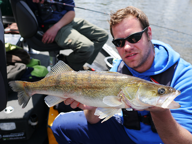 Pro-Guiding-Zander15150
