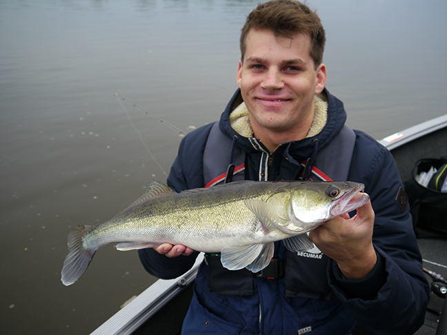 Pro-Guiding-Zander15157