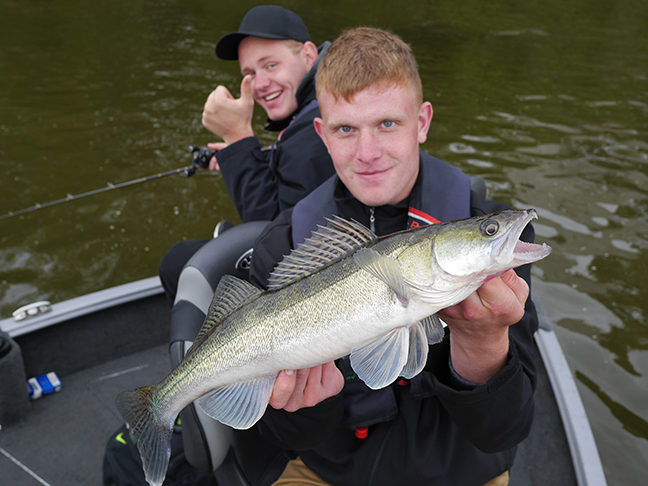Pro-Guiding-Zander15168