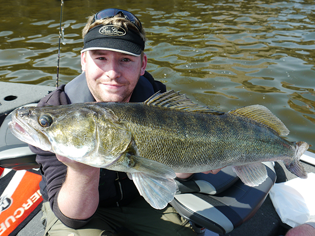 Pro-Guiding-Zander15177