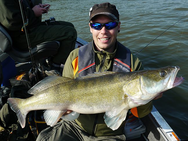 Pro-Guiding-Zander15179