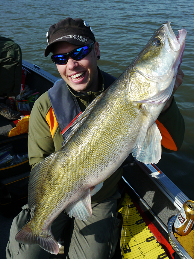Pro-Guiding-Zander15181