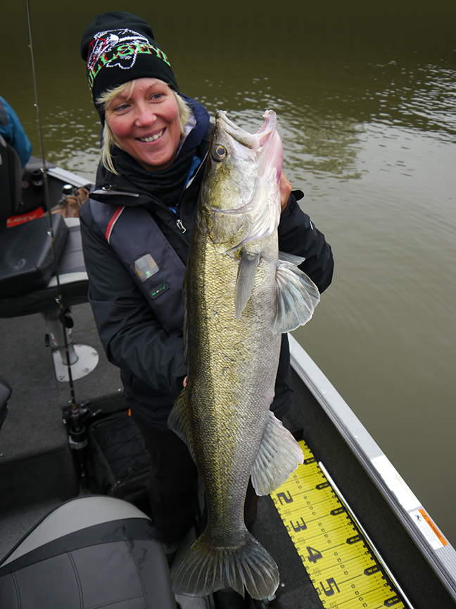 Pro-Guiding-Zander15308