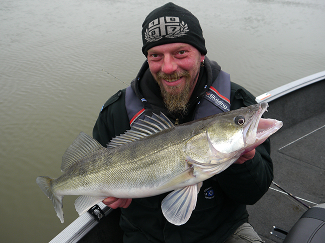 Pro-Guiding-Zander15309