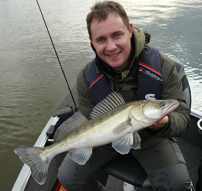 Pro-Guiding-Zander15313