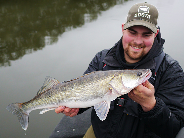 Pro-Guiding-Zander15321