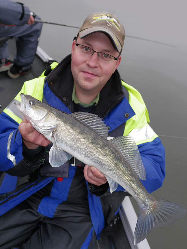 Pro-Guiding-Zander15324