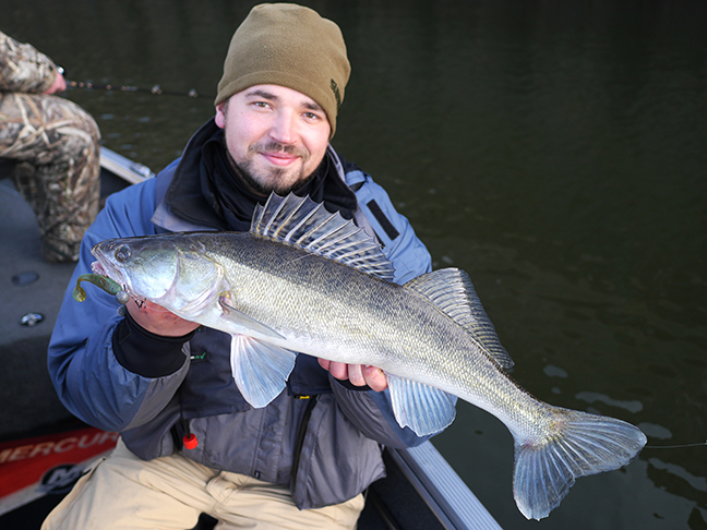 Pro-Guiding-Zander15332
