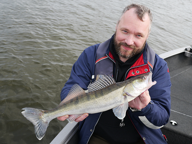 Pro-Guiding-Zander16005