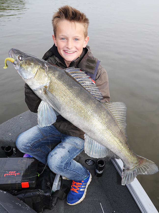 Pro-Guiding-Zander16012