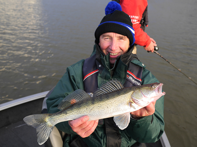 Pro-Guiding-Zander15394