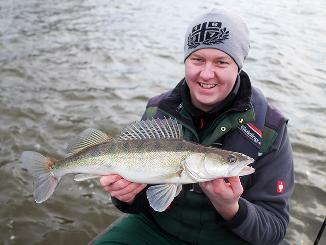 Pro-Guiding-Zander15405