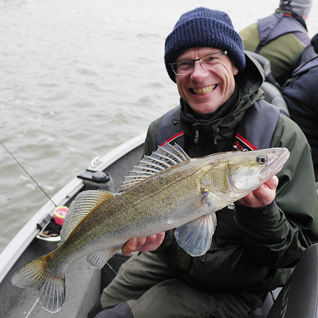 Pro-Guiding-Zander15406