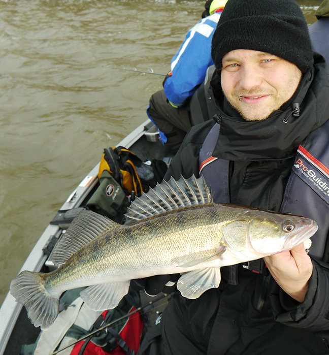Pro-Guiding-Zander15409