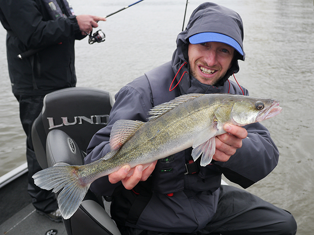 Pro-Guiding-Zander16019