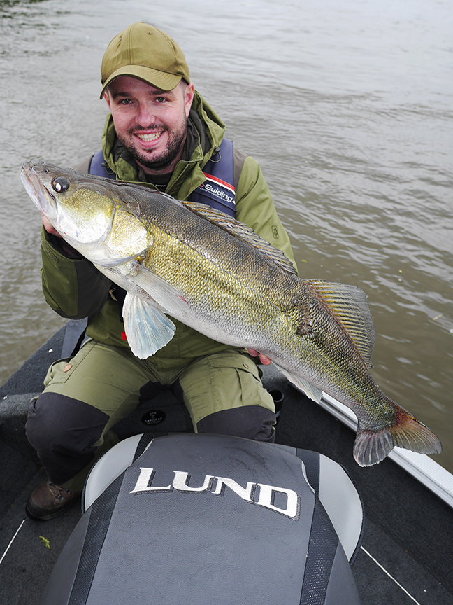 Pro-Guiding-Zander16022