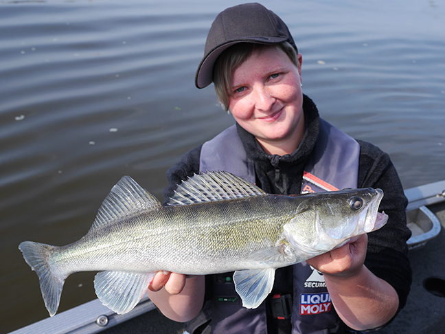 Pro-Guiding-Zander16050