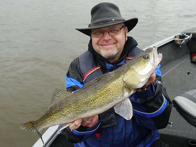 Pro-Guiding-Zander16053