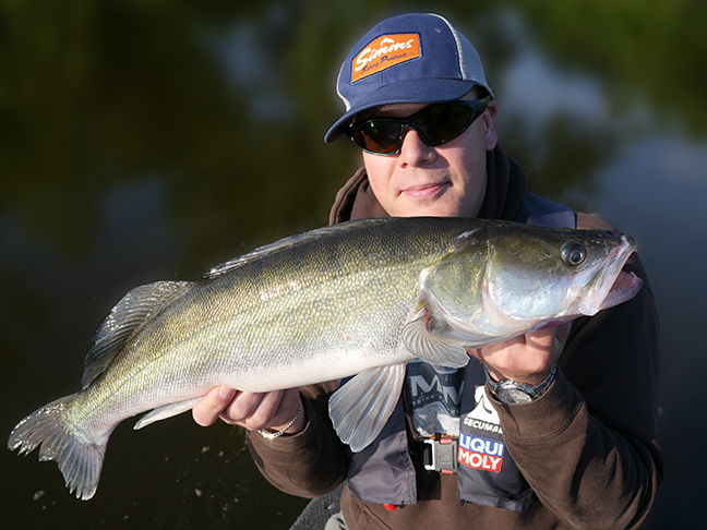 Pro-Guiding-Zander16054