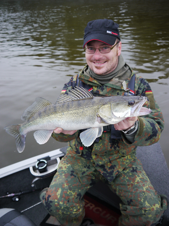 Pro-Guiding-Zander16054