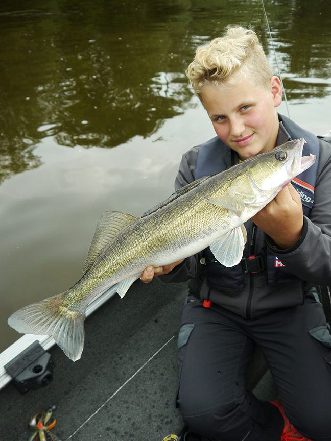 Pro-Guiding-Zander16063