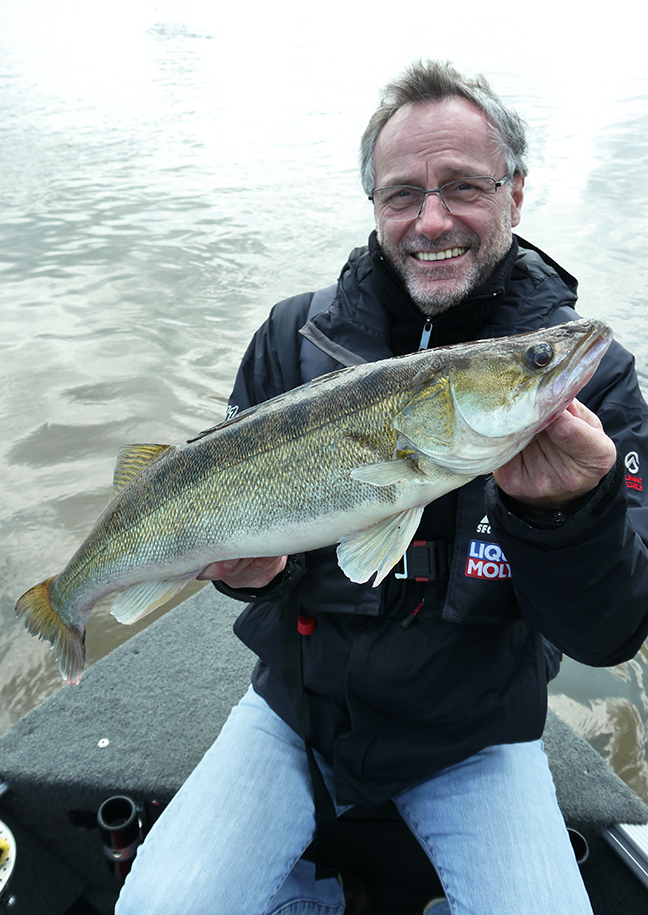 Pro-Guiding-Zander16069