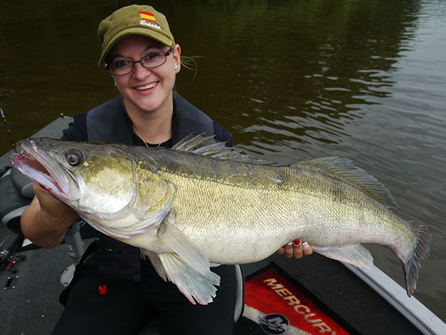 Pro-Guiding-Zander16082