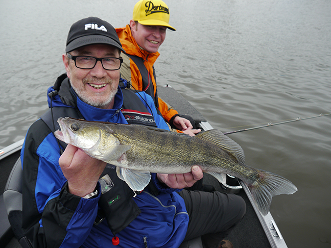 Pro-Guiding-Zander16084
