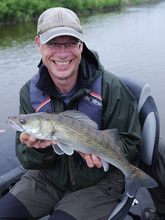 Pro-Guiding-Zander16090