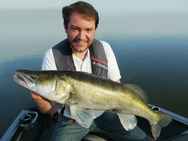 Pro-Guiding-Zander16163