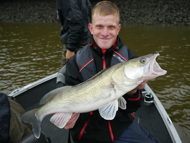 Pro-Guiding-Zander16101