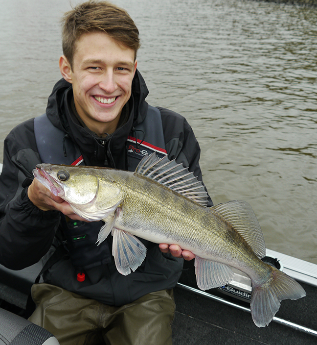 Pro-Guiding-Zander16103