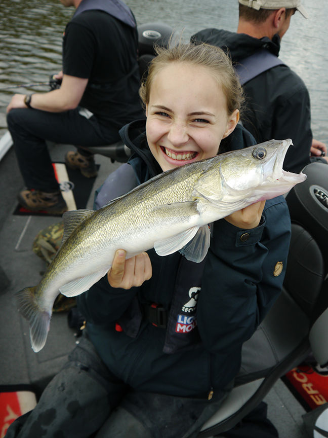 Pro-Guiding-Zander16120