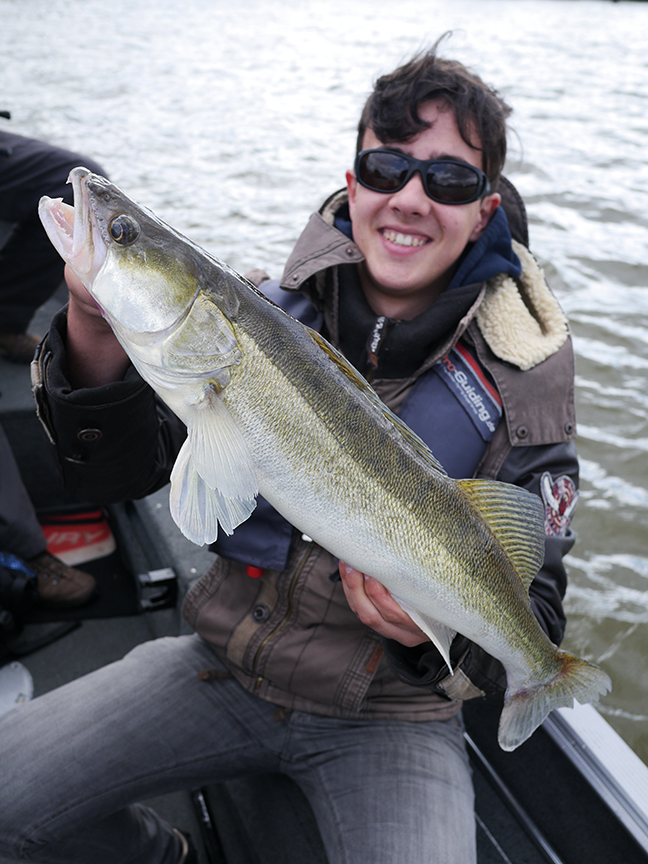 Pro-Guiding-Zander16130