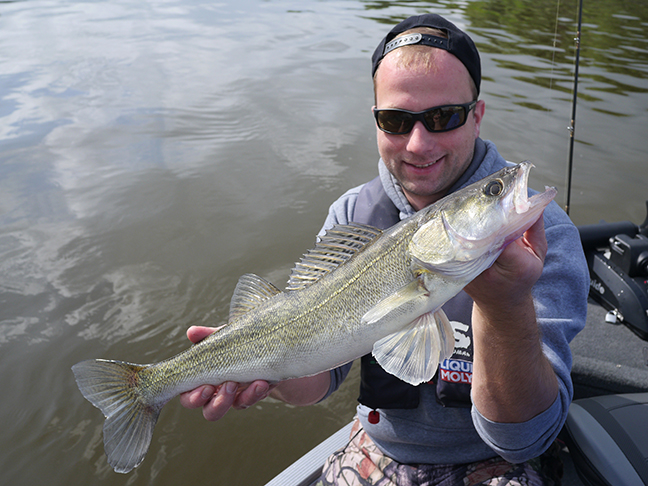 Pro-Guiding-Zander16156