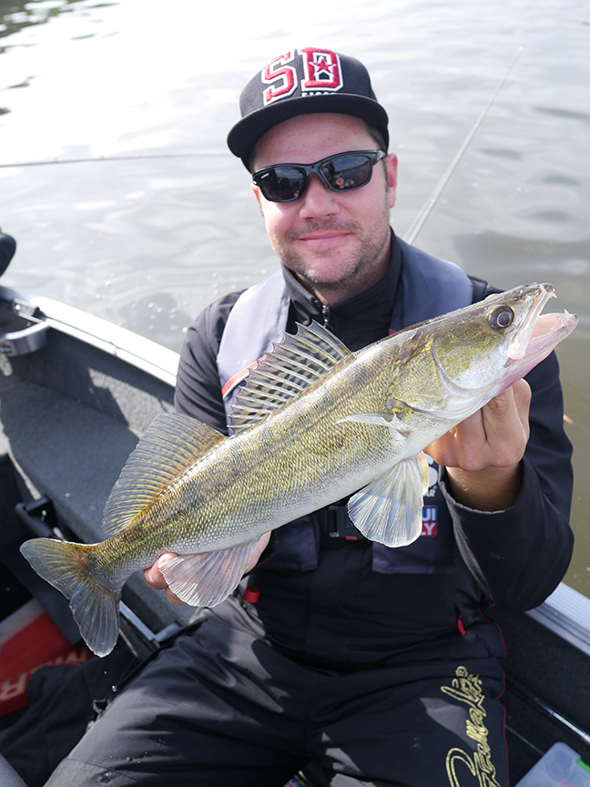 Pro-Guiding-Zander16157
